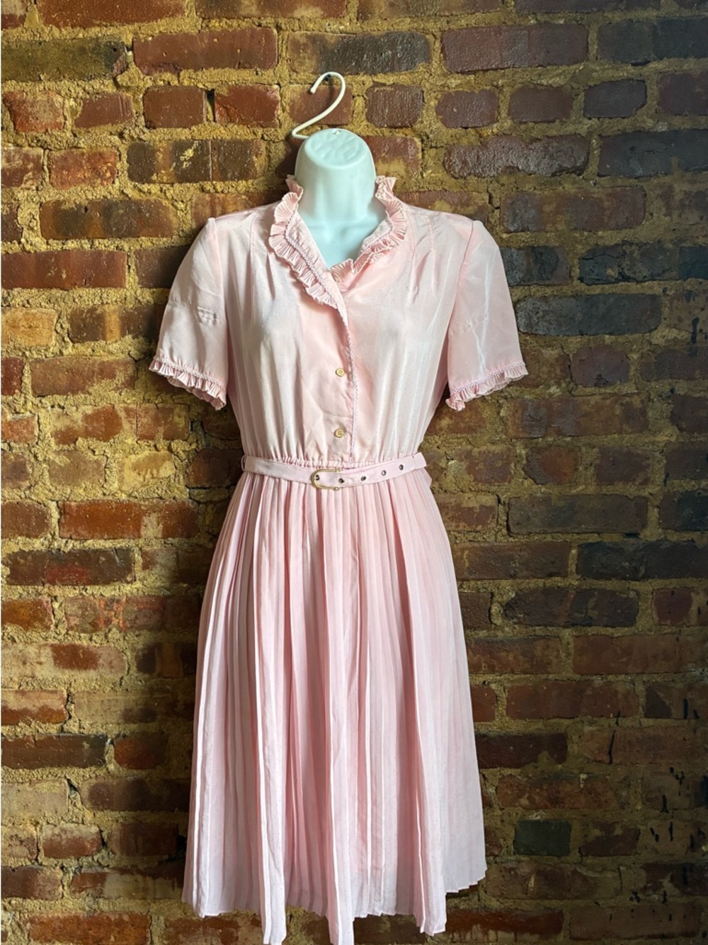 Vintage-Inspired Pink Pleated Midi Dress with Belt Sz. Small